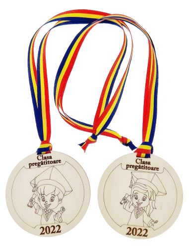 Medalie personalizata, model baiat/fetita, diametru 7.5 cm, snur inclus